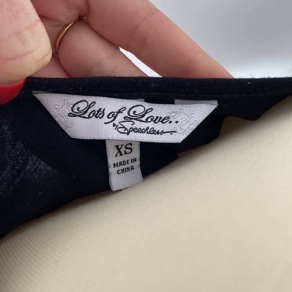 LOTS OF LOVE ..BY SPEECHLESS TEE - Picture 3 of 3